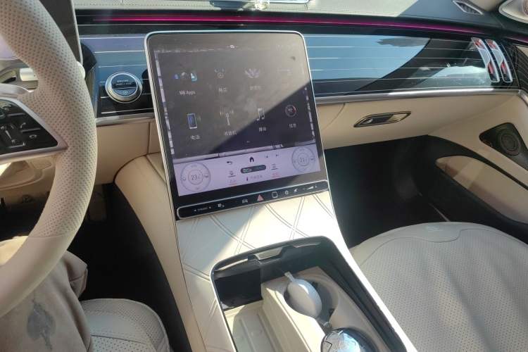 Used Mercedes-Benz Maybach S-Class 2025-Year Restyled S 480 4MATIC Audio And AC Panel