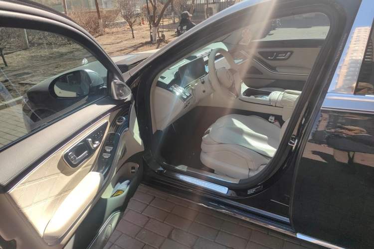 Used Mercedes-Benz Maybach S-Class 2025-Year Restyled S 480 4MATIC Driver Seat