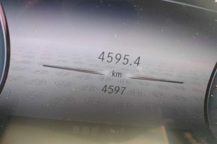 Used Mercedes-Benz Maybach S-Class 2025-Year Restyled S 480 4MATIC Odometer Close Up