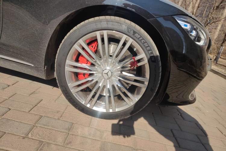 Used Mercedes-Benz Maybach S-Class 2025-Year Restyled S 480 4MATIC Right Front Wheel Hub