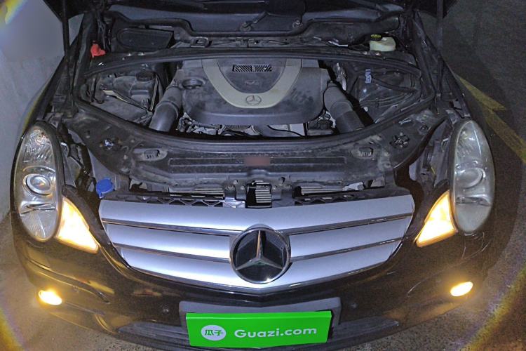 Used Mercedes-Benz R-Class 2007 R 350 L 4MATIC Engine Bay