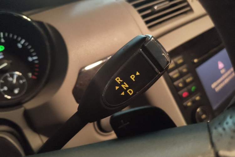 Used Mercedes-Benz R-Class 2007 R 350 L 4MATIC Gear Lever