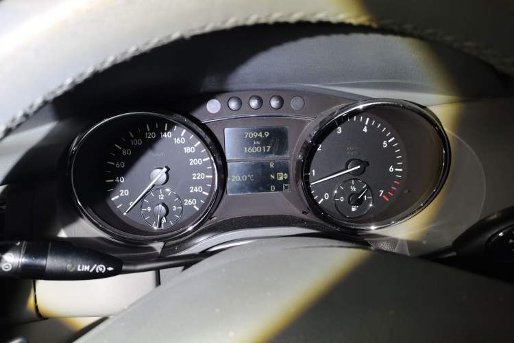 Used Mercedes-Benz R-Class 2007 R 350 L 4MATIC Instrument Cluster