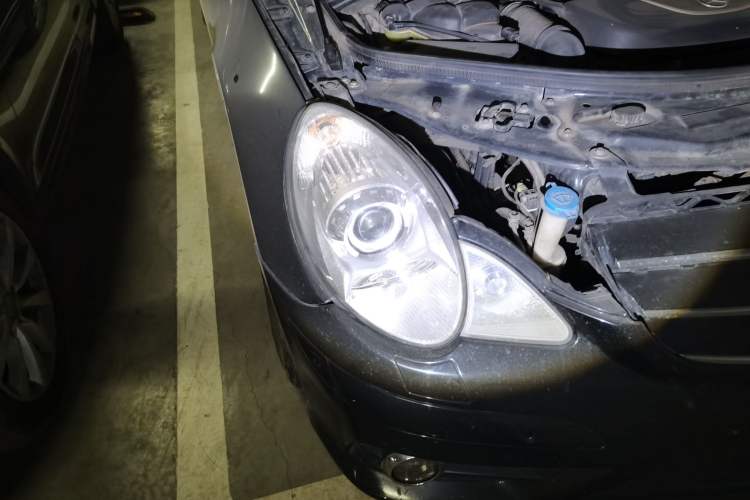 Used Mercedes-Benz R-Class 2007 R 350 L 4MATIC Right Front Headlight