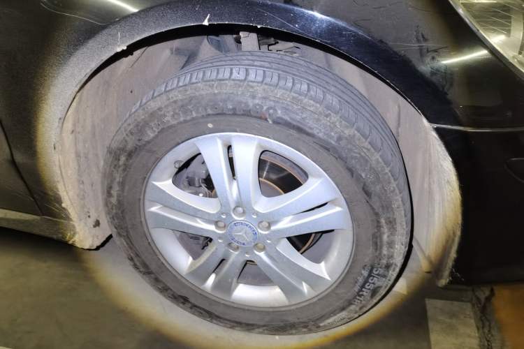 Used Mercedes-Benz R-Class 2007 R 350 L 4MATIC Right Front Wheel Hub