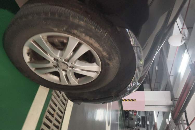 Used Mercedes-Benz R-Class 2007 R 350 L 4MATIC Right Front Wheel Hub