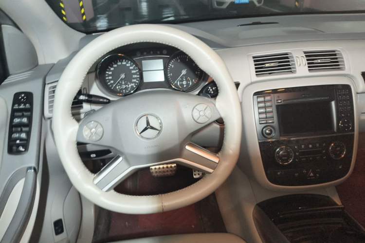 Used Mercedes-Benz R-Class 2007 R 350 L 4MATIC Steering Wheel