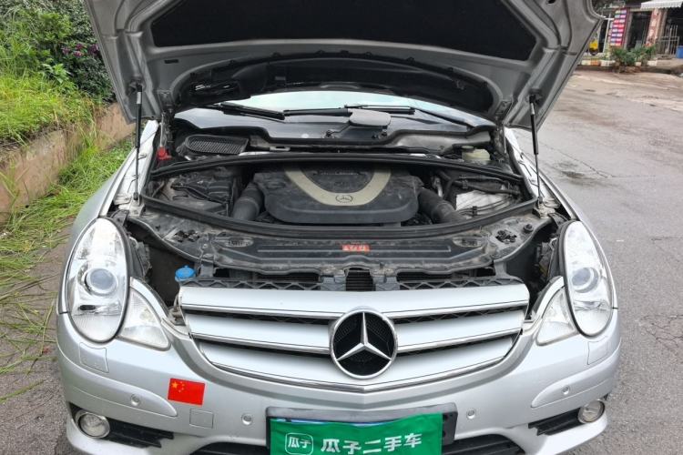 Used Mercedes-Benz R-Class 2007 R 350 L 4MATIC Engine Bay