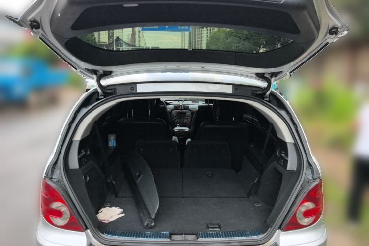 Used Mercedes-Benz R-Class 2007 R 350 L 4MATIC Trunk