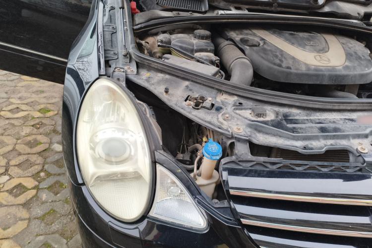 Used Mercedes-Benz R-Class 2009 R 300 L Business Model Engine Bay Right
