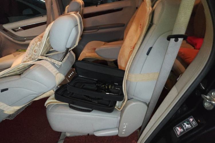 Used Mercedes-Benz R-Class 2009 R 300 L Business Model Left Rear Seat