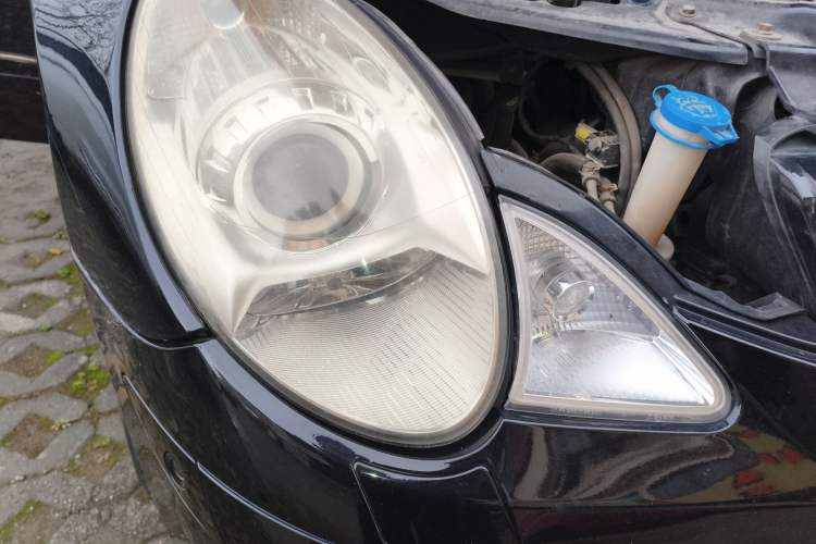 Used Mercedes-Benz R-Class 2009 R 300 L Business Model Right Front Headlight