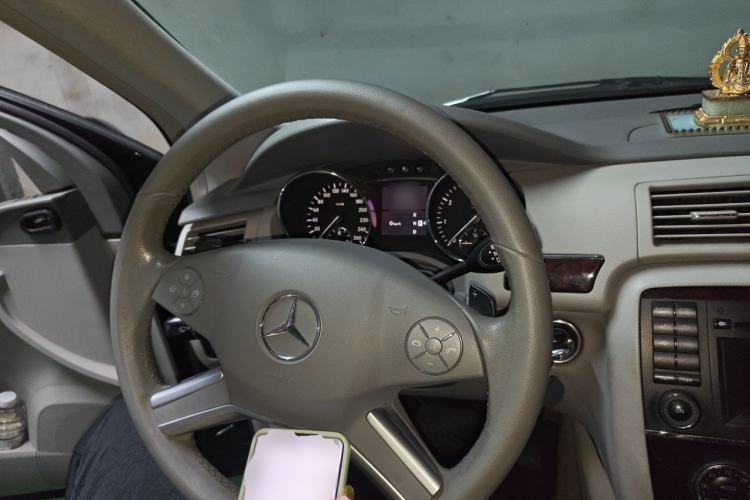 Used Mercedes-Benz R-Class 2009 R 300 L Business Model Steering Wheel