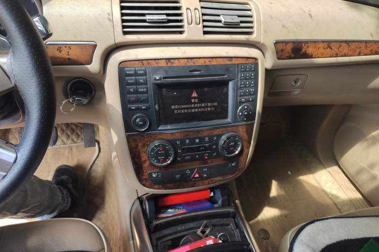 Used Mercedes-Benz R-Class 2010 R 300 L Luxury Model Audio And AC Panel