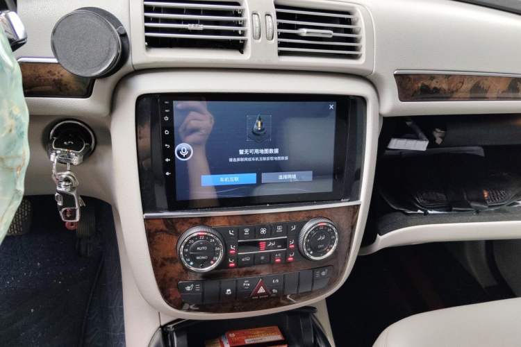 Used Mercedes-Benz R-Class 2010 R 300 L Business Model Audio And AC Panel