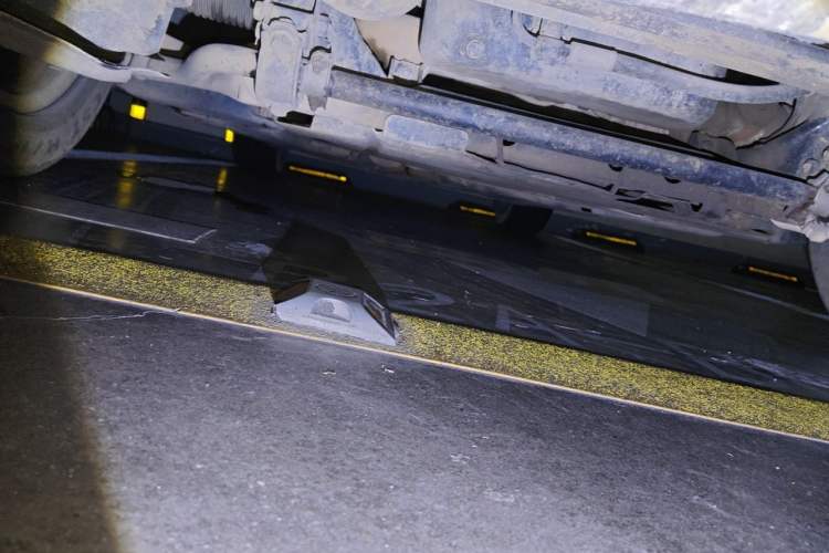 Used Mercedes-Benz R-Class 2010 R 350 L 4MATIC Grand Edition Chassis Front