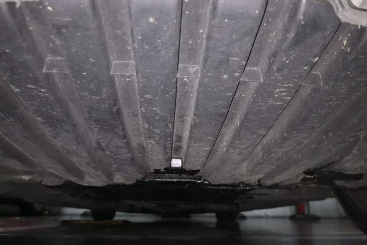 Used Mercedes-Benz R-Class 2010 R 350 L 4MATIC Chassis Front