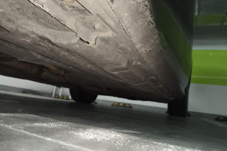 Used Mercedes-Benz R-Class 2010 R 300 L Business Model Chassis Front Left