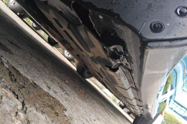 Used Mercedes-Benz R-Class 2010 R 350 L 4MATIC Chassis Front Left