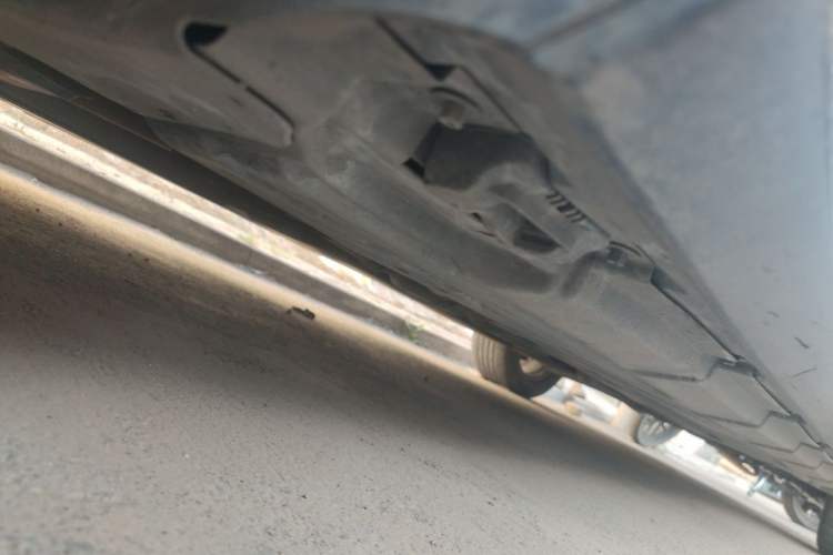 Used Mercedes-Benz R-Class 2010 R 350 L 4MATIC Chassis Front Left