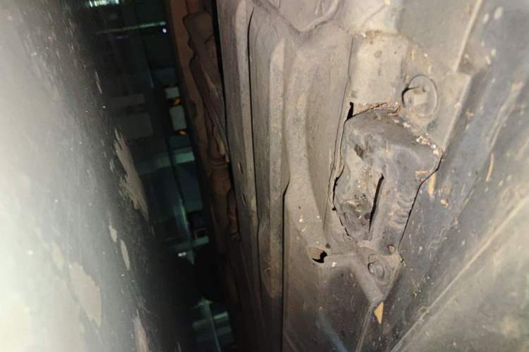 Used Mercedes-Benz R-Class 2010 R 350 L 4MATIC Chassis Front Left
