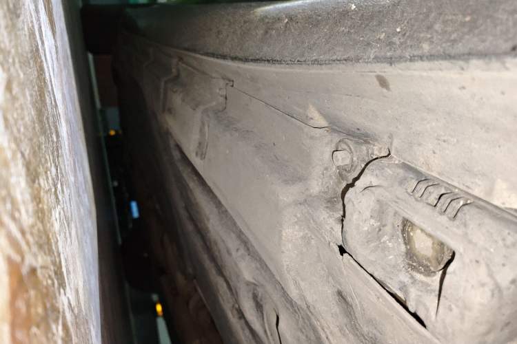 Used Mercedes-Benz R-Class 2010 R 350 L 4MATIC Chassis Front Right