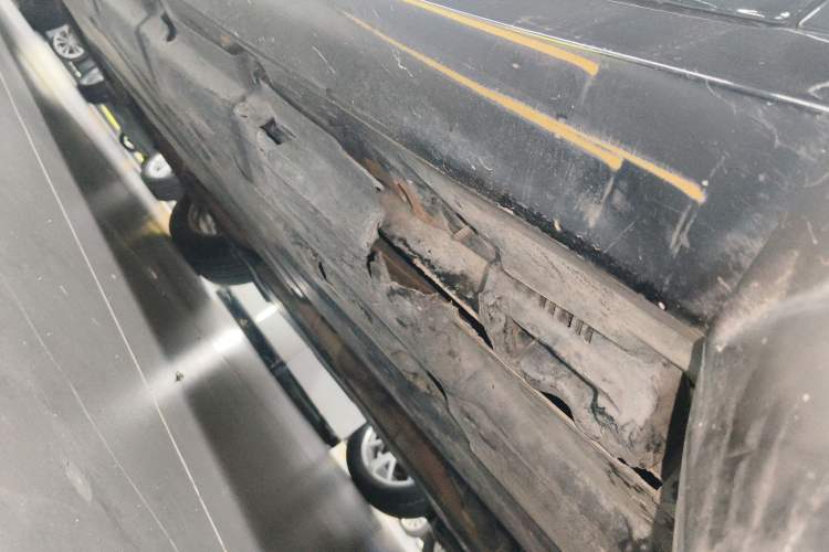 Used Mercedes-Benz R-Class 2010 R 350 L 4MATIC Chassis Front Right