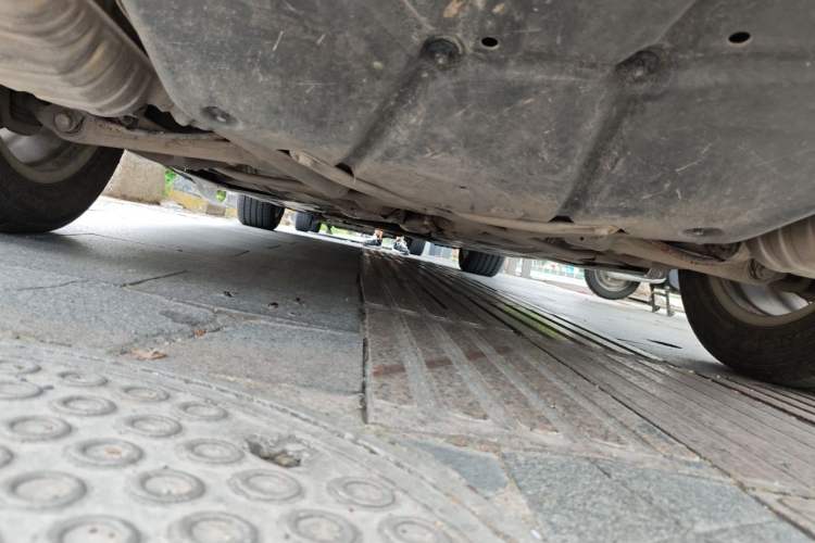 Used Mercedes-Benz R-Class 2010 R 350 L 4MATIC Grand Edition Chassis Rear