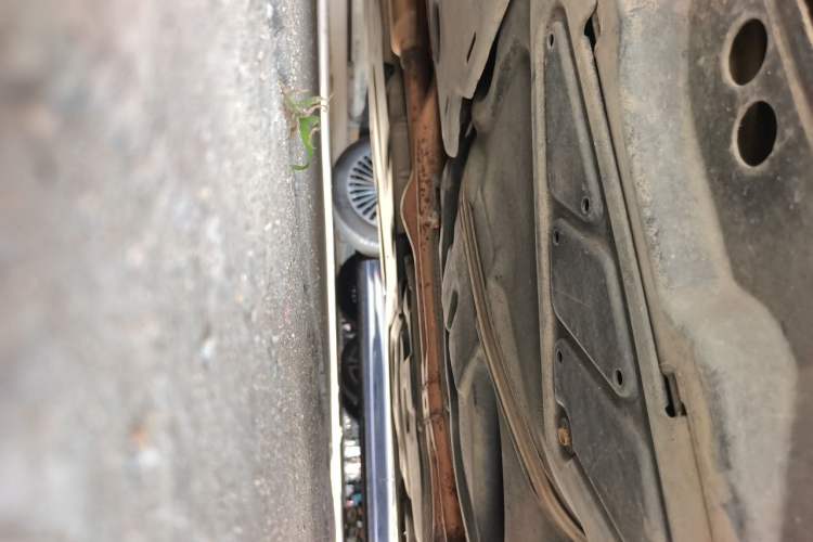 Used Mercedes-Benz R-Class 2010 R 350 L 4MATIC Chassis Rear Left