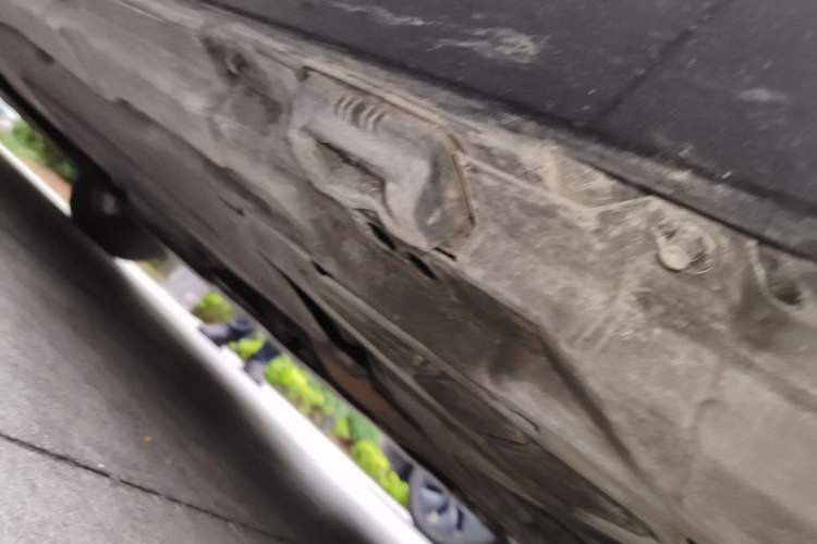 Used Mercedes-Benz R-Class 2010 R 350 L 4MATIC Chassis Rear Left