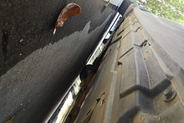 Used Mercedes-Benz R-Class 2010 R 350 L 4MATIC Chassis Rear Left