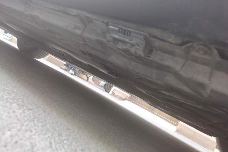 Used Mercedes-Benz R-Class 2010 R 350 L 4MATIC Chassis Rear Left