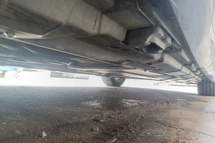 Used Mercedes-Benz R-Class 2010 R 350 L 4MATIC Chassis Rear Right