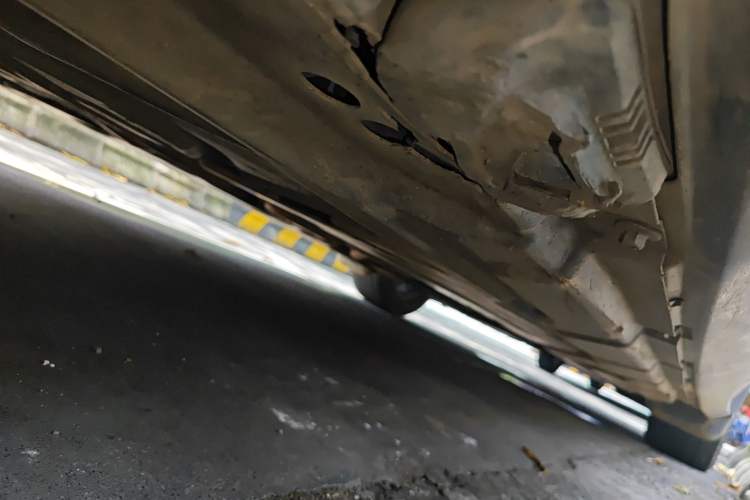 Used Mercedes-Benz R-Class 2010 R 350 L 4MATIC Chassis Rear Right