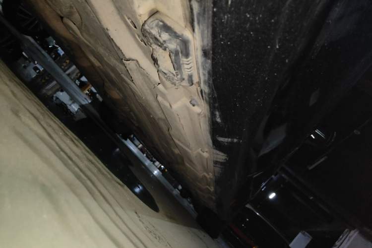 Used Mercedes-Benz R-Class 2010 R 350 L 4MATIC Chassis Rear Right