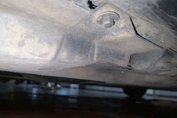 Used Mercedes-Benz R-Class 2010 R 350 L 4MATIC Chassis Rear Right