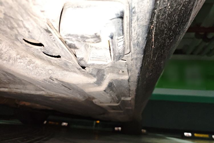 Used Mercedes-Benz R-Class 2010 R 350 L 4MATIC Chassis Rear Right