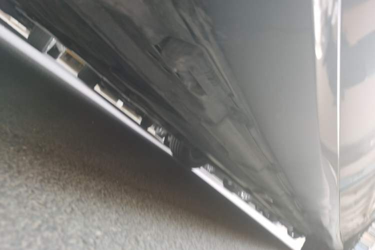 Used Mercedes-Benz R-Class 2010 R 350 L 4MATIC Chassis Rear Right