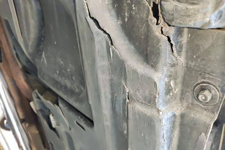 Used Mercedes-Benz R-Class 2010 R 350 L 4MATIC Chassis Rear Right