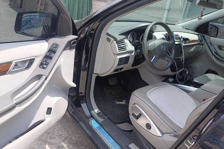 Used Mercedes-Benz R-Class 2010 R 350 L 4MATIC Driver Seat