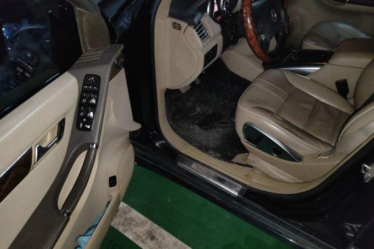 Used Mercedes-Benz R-Class 2010 R 350 L 4MATIC Driver Seat