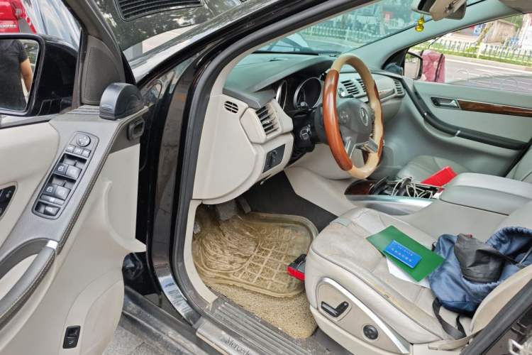 Used Mercedes-Benz R-Class 2010 R 350 L 4MATIC Grand Edition Driver Seat