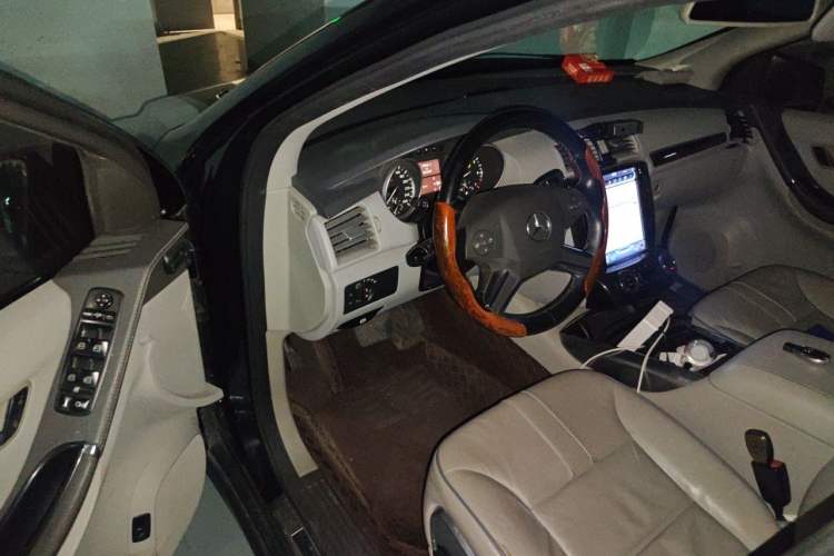 Used Mercedes-Benz R-Class 2010 R 350 L 4MATIC Driver Seat