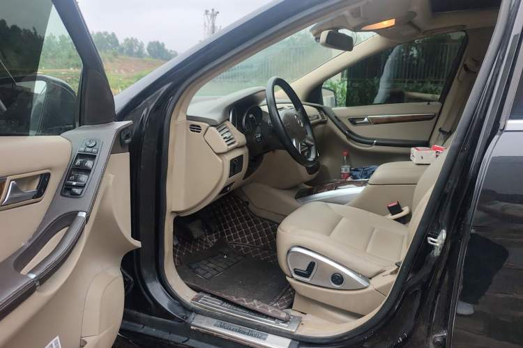 Used Mercedes-Benz R-Class 2010 R 300 L Business Model Driver Seat