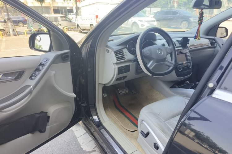 Used Mercedes-Benz R-Class 2010 R 350 L 4MATIC Grand Edition Driver Seat