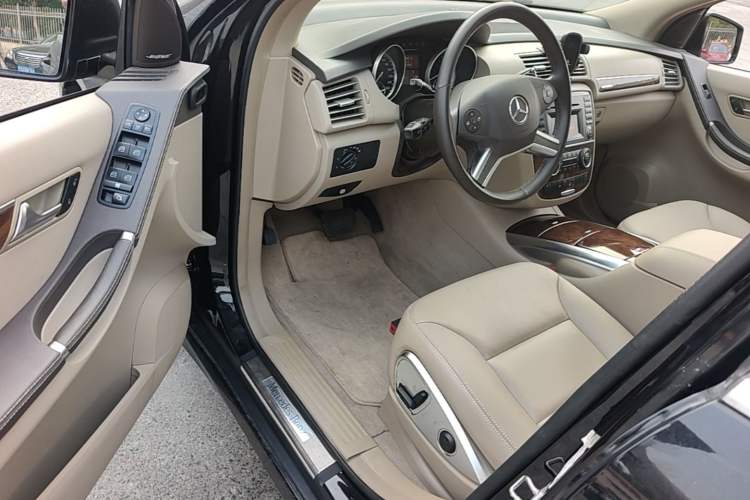 Used Mercedes-Benz R-Class 2010 R 300 L Business Model Driver Seat