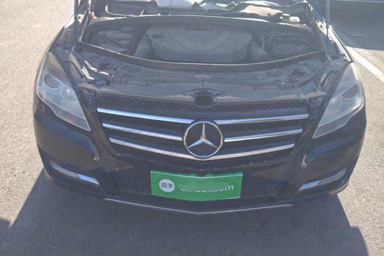Used Mercedes-Benz R-Class 2010 R 350 L 4MATIC Engine Bay