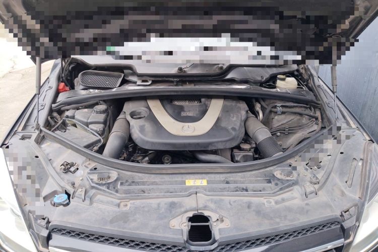 Used Mercedes-Benz R-Class 2010 R 350 L 4MATIC Engine Bay