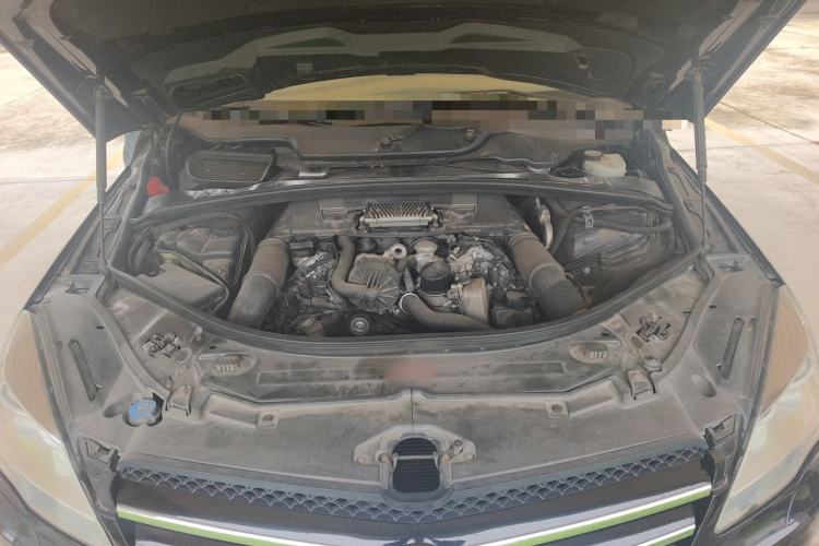 Used Mercedes-Benz R-Class 2010 R 300 L Luxury Model Engine Bay