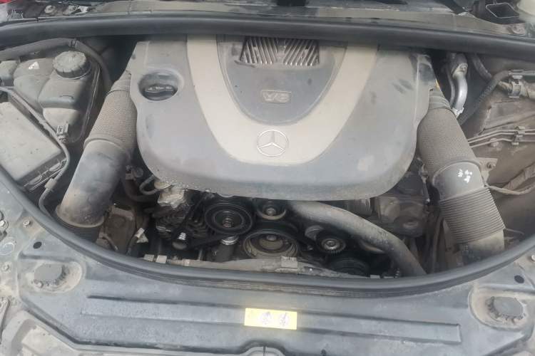 Used Mercedes-Benz R-Class 2010 R 350 L 4MATIC Engine Bay